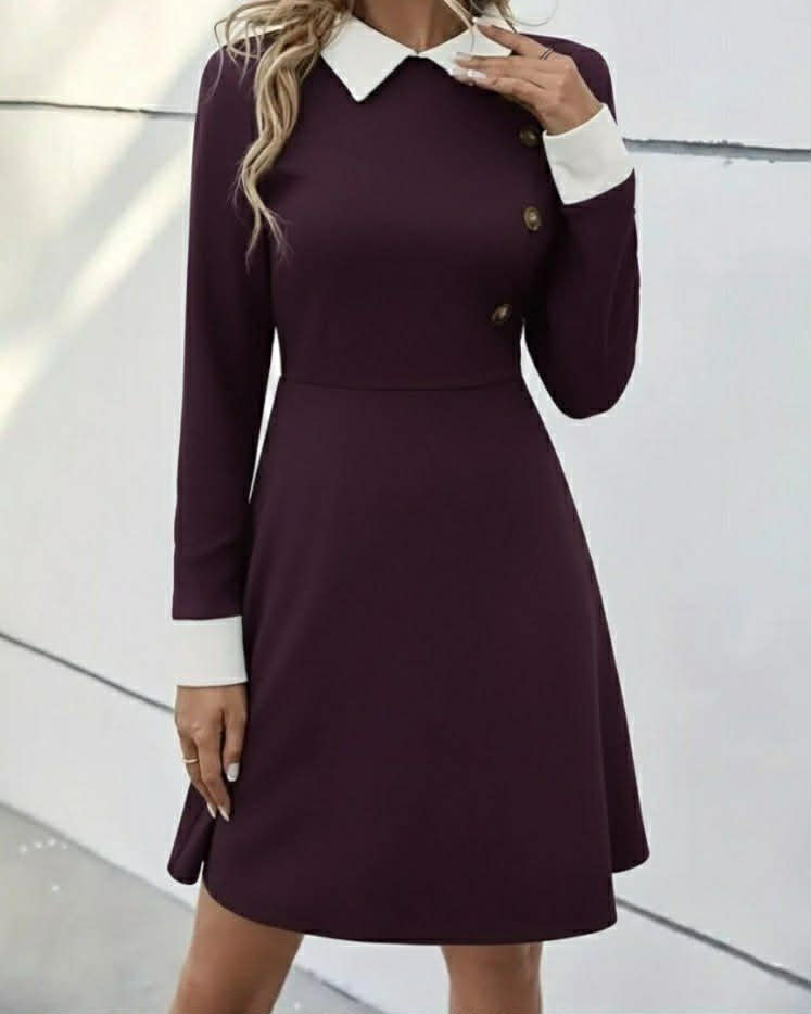 Elegant Wide Dress With White Collar And Button