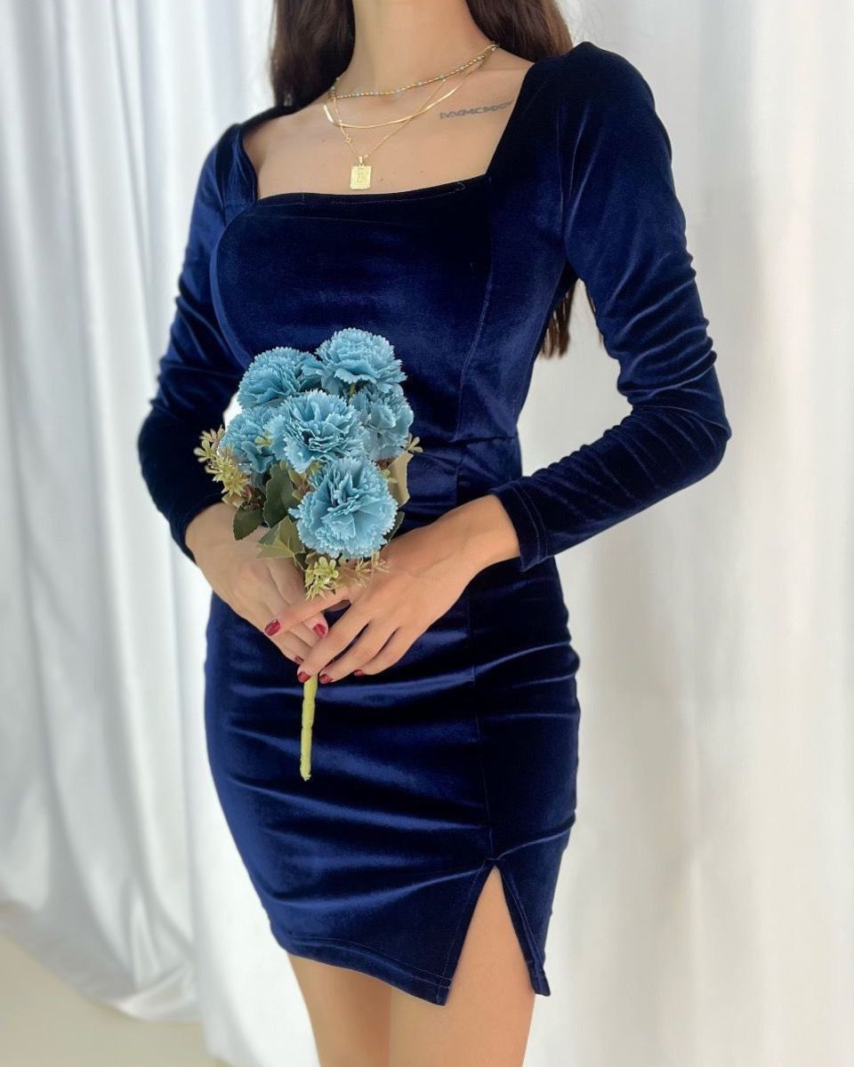 Velvet Short Skinny Dress With Slit