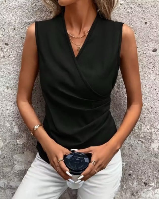 Cut Classic Top V-Neck