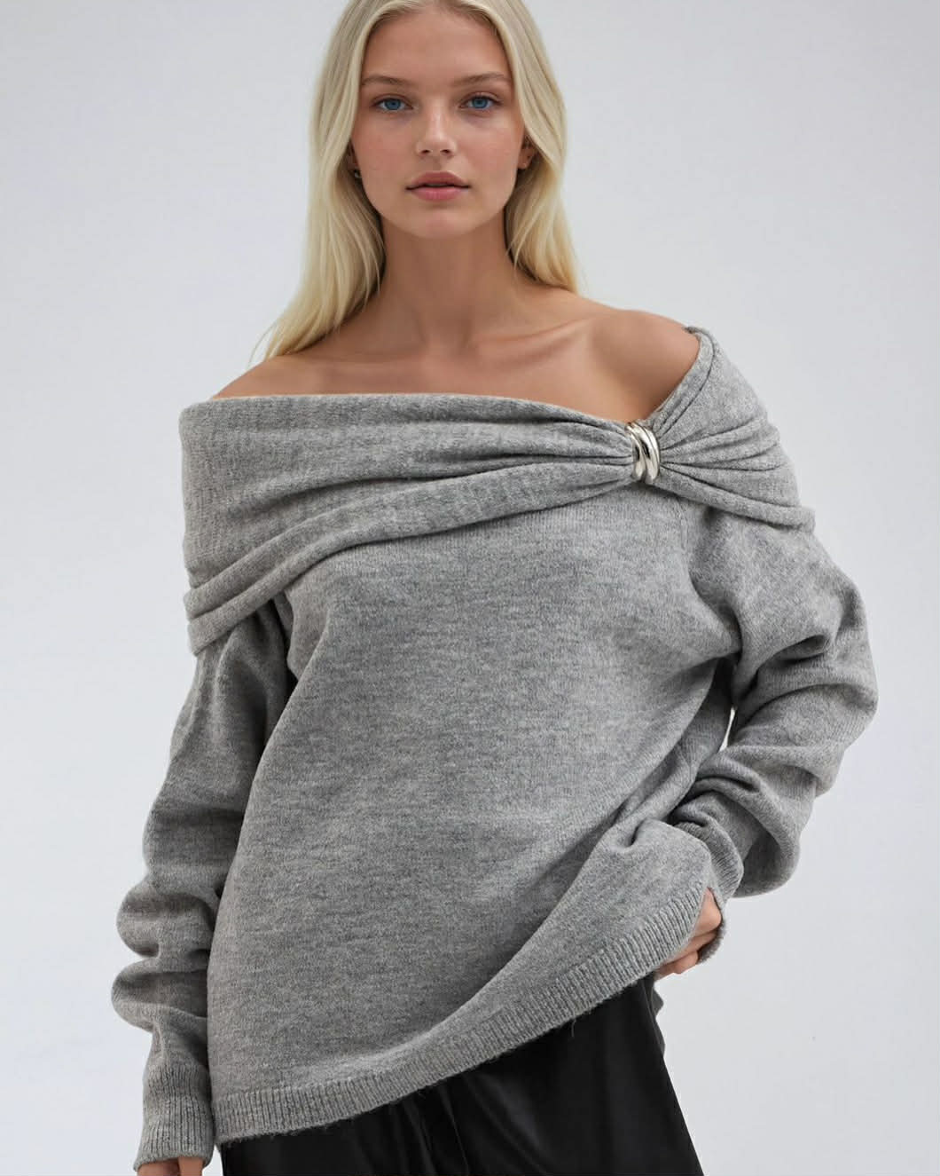 Wide Of Shoulder Wool Blouse With Silver Buckle