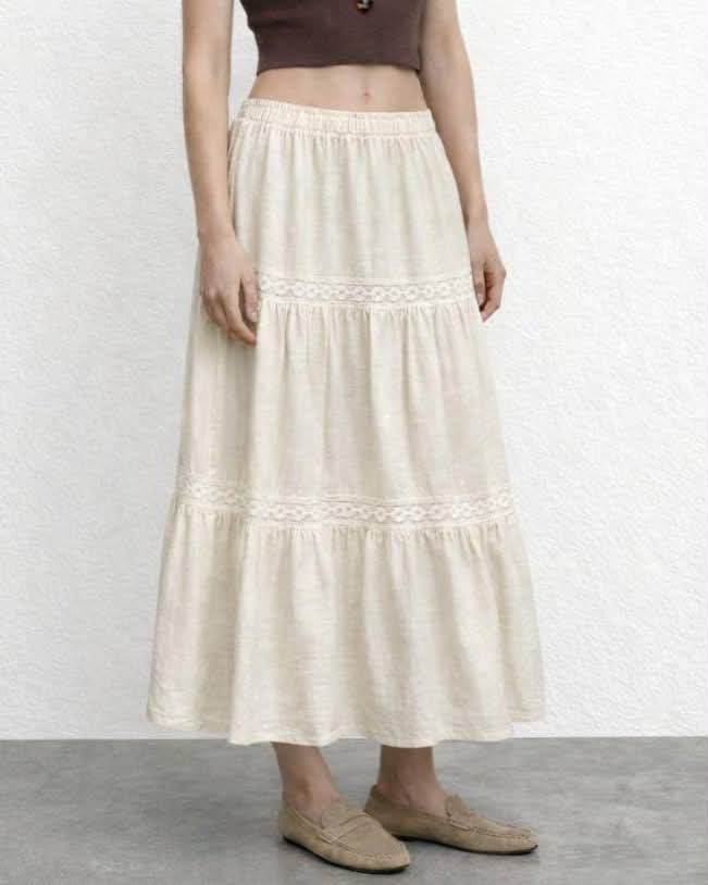 Long Wide Skirt With Laces