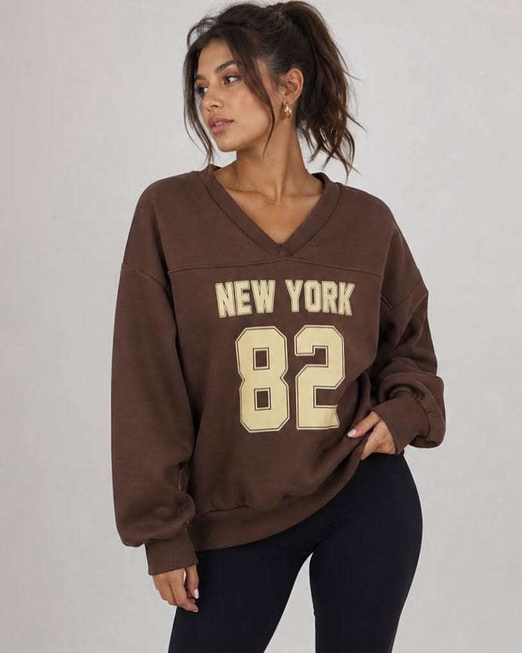 Oversized V-Neck "New York 82" Sweatshirt