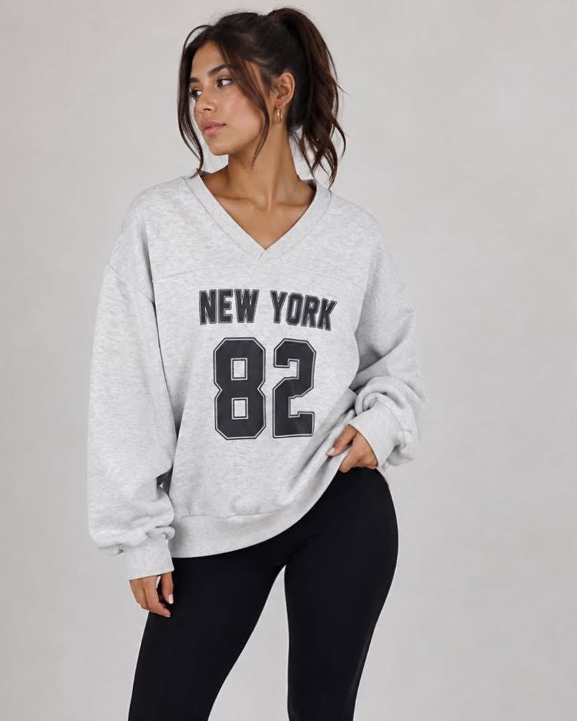 Oversized V-Neck "New York 82" Sweatshirt