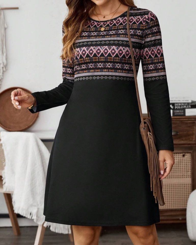 Detailed Casual Short Dress