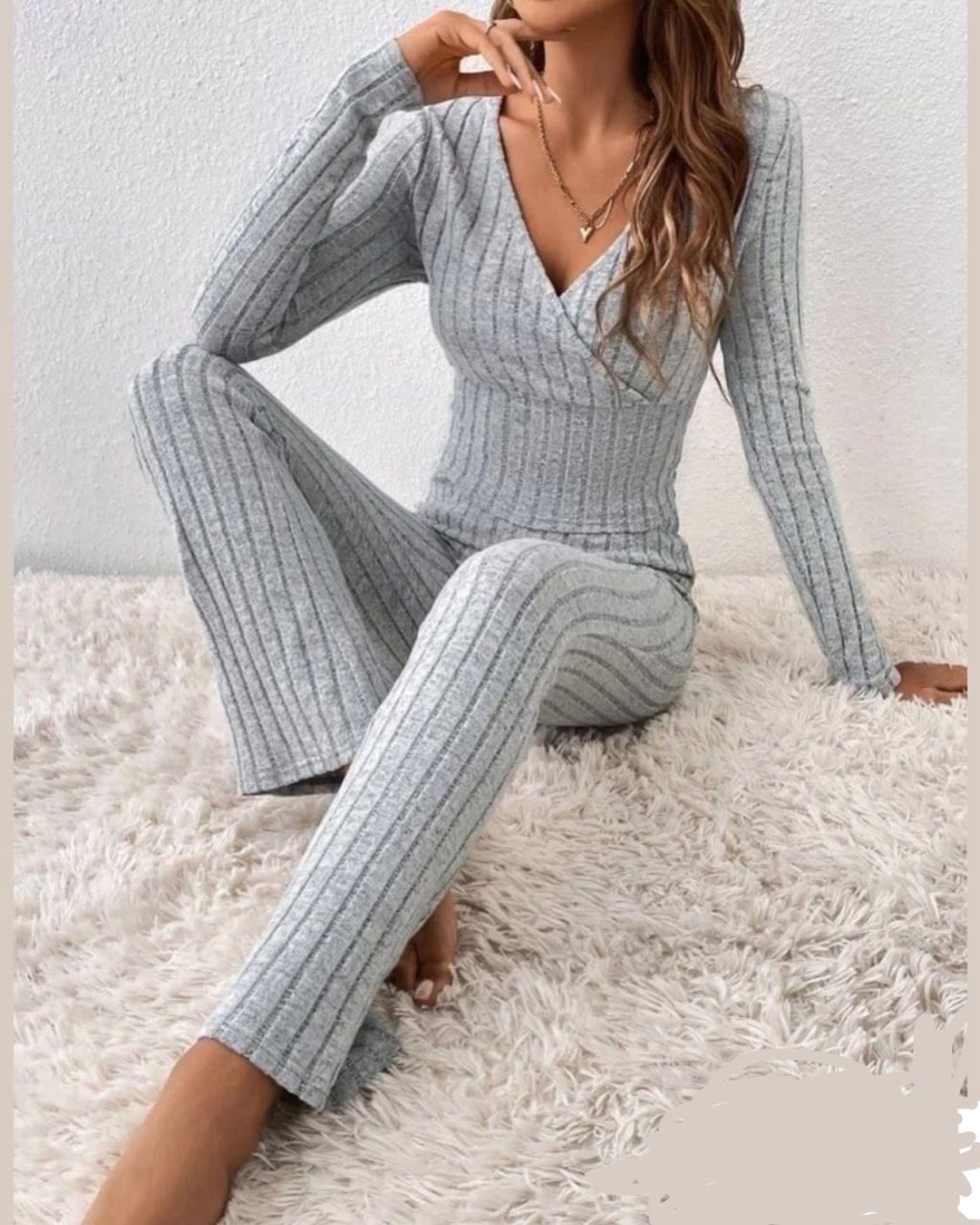 V-neck Warm Set