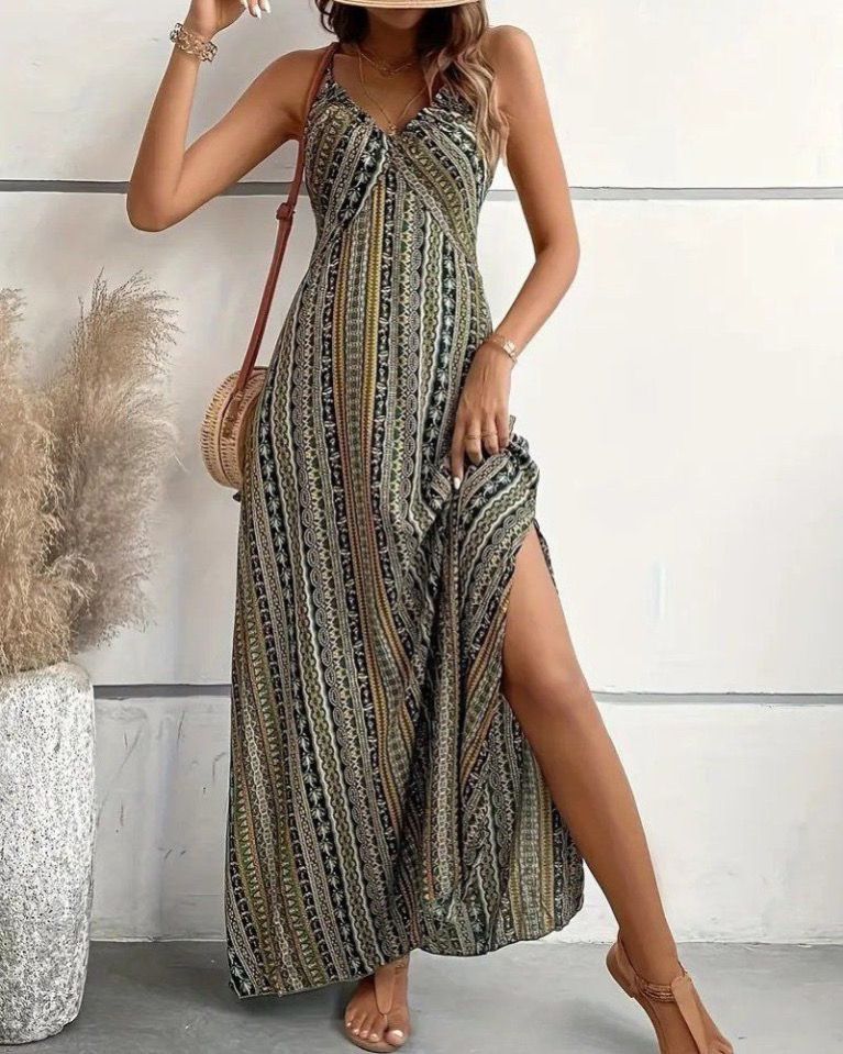 V-neck Detailed Long Dress