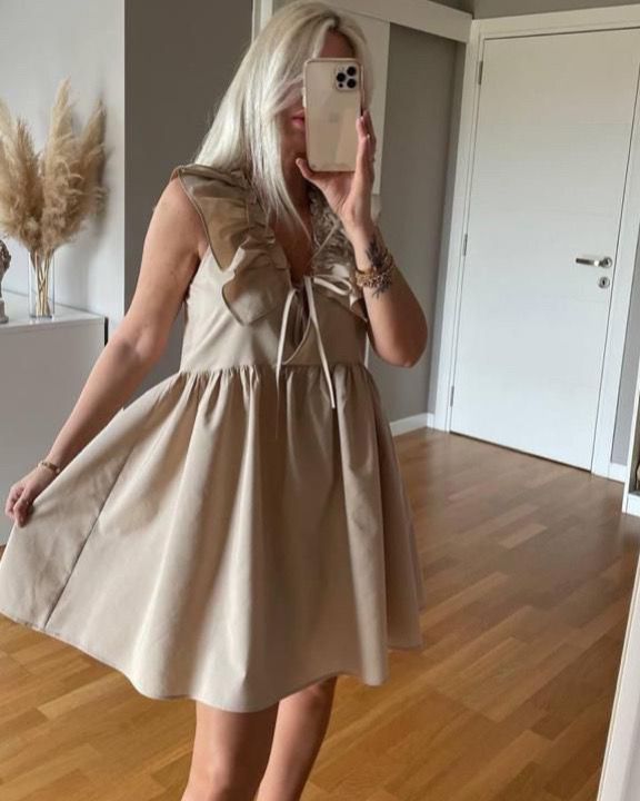 Wide Short Dress