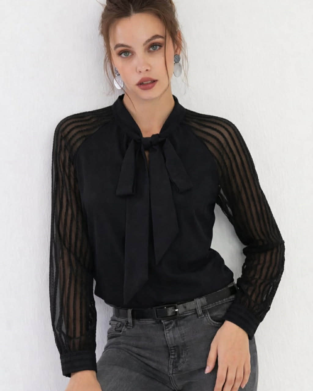 Stripped Long Sleeve With A Tie